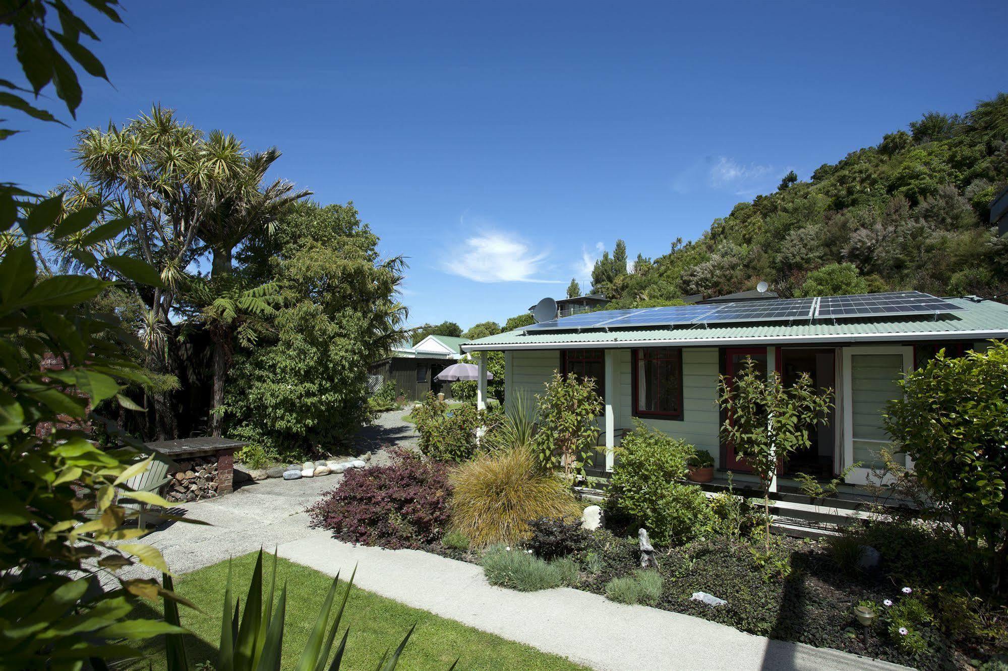 The Station House Motel Collingwood Exterior photo